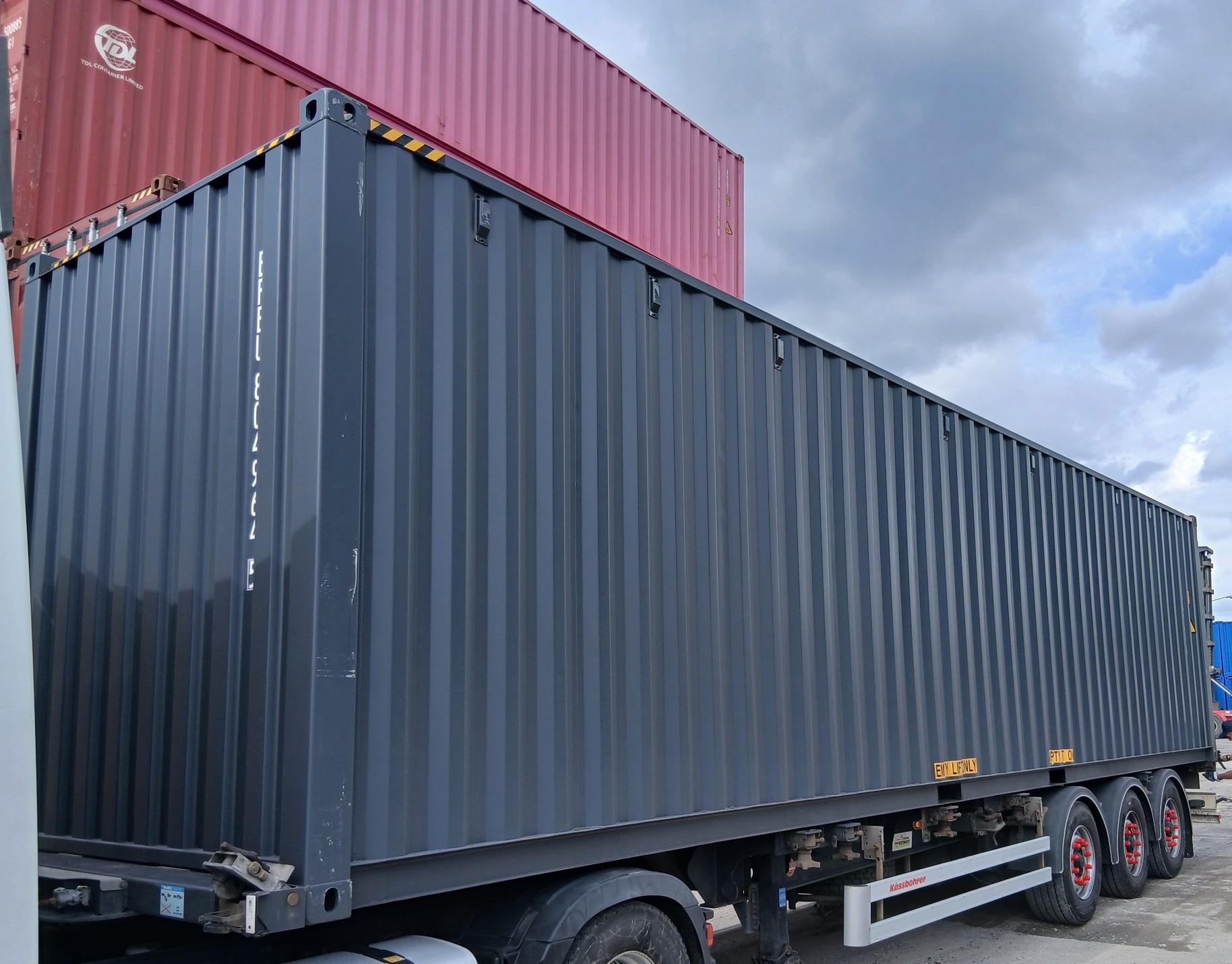 Kontener morski 12m (40'HC) EFEU8049645