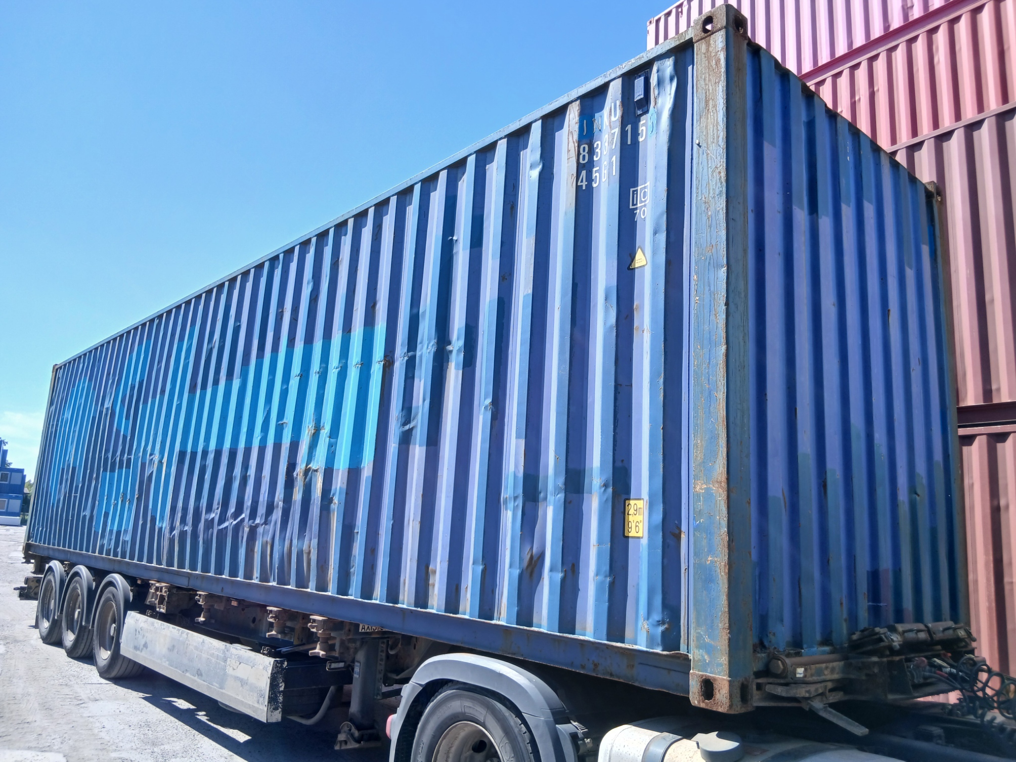 Kontener morski 12m (40'HC) INKU8337155 nieszczelny
