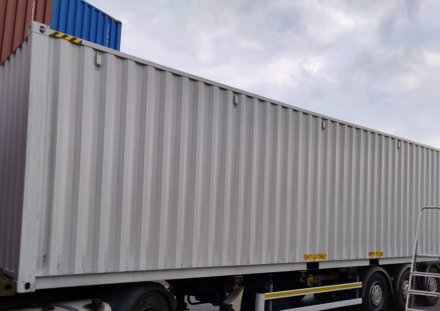 12m (40'HC) Kontener morski DMRU4011902