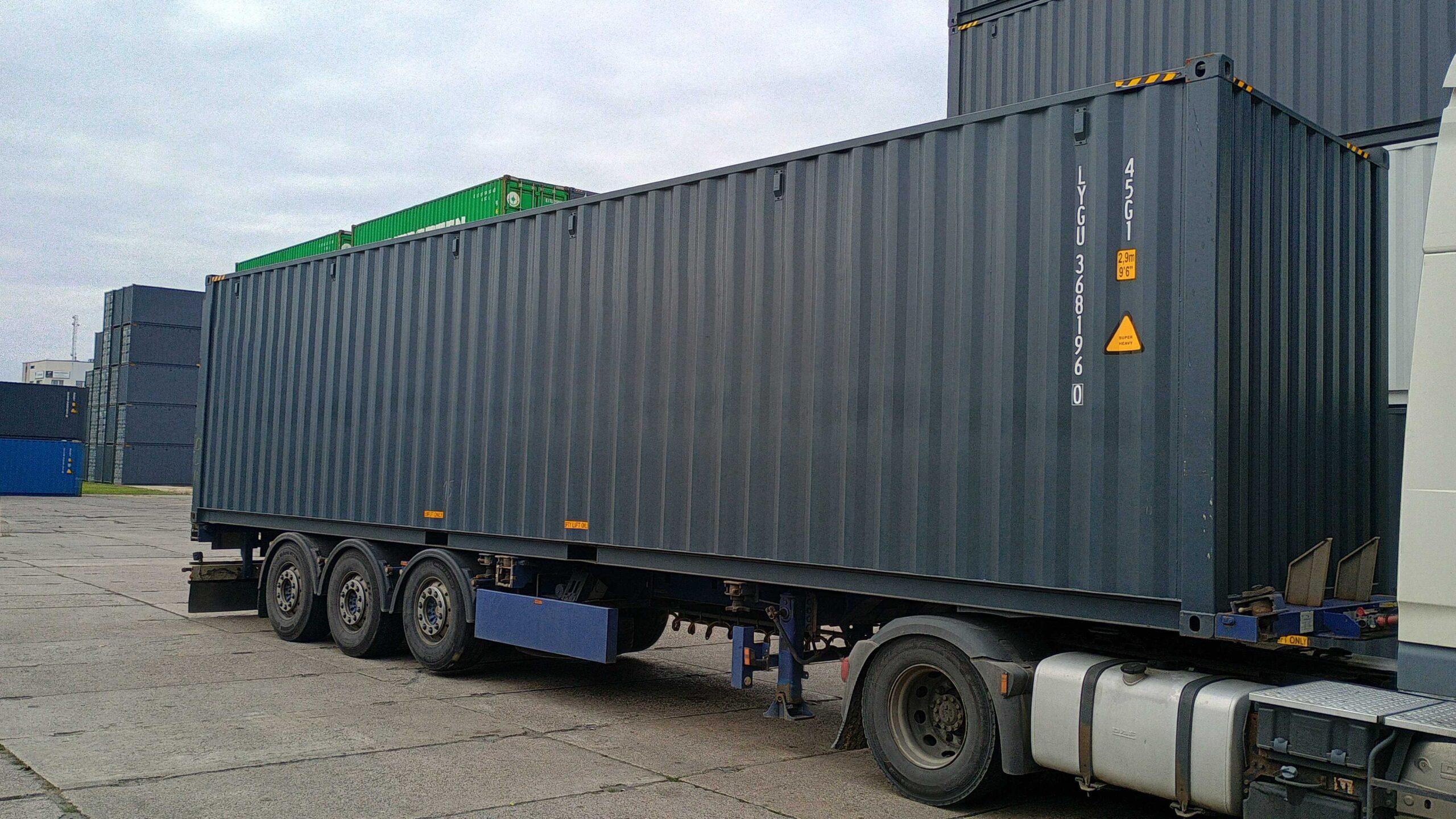 12m (40'HC) Kontener morski LYGU3681960