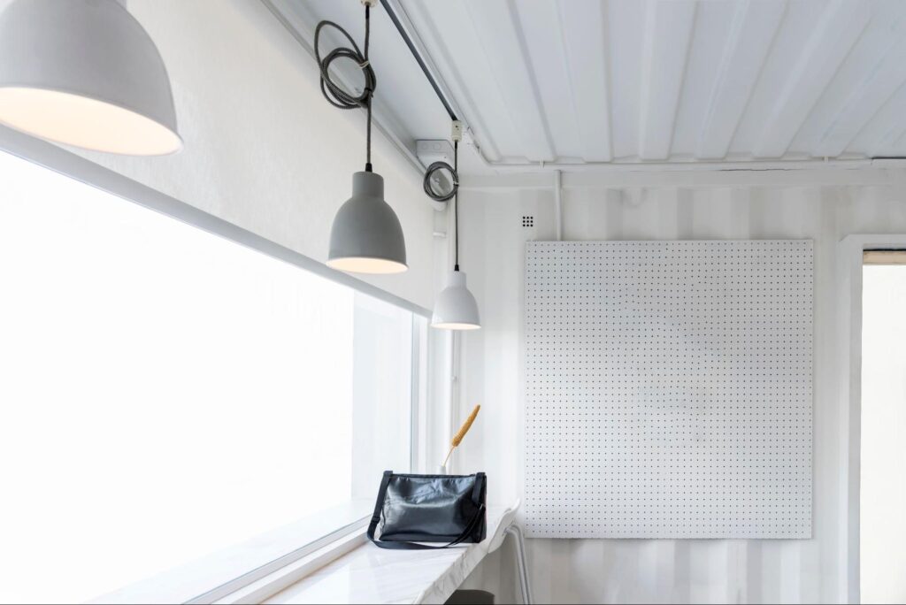 kawiarnia w zaadaptowanych kontenerach morskich